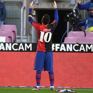 Messi salutes Maradona as Barca trounce Osasuna