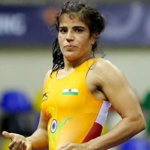 Sarita Mor retains Asian wrestling crown