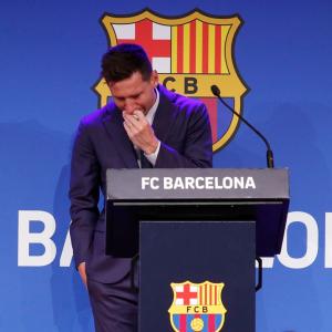 Tears, standing ovation mark Messi's Barca farewell