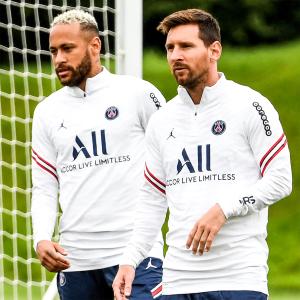 Messi still made to wait for PSG debut