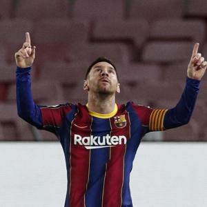 Messi registers his 650th goal for Barca; PSG lose