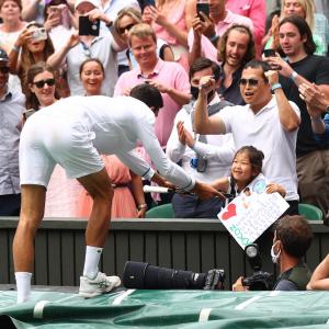 Djokovic gifts his racquet to a fan, wins hearts