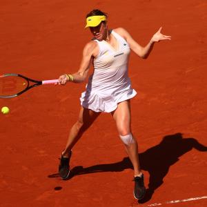 Pavlyuchenkova into French Open final at 50th attempt