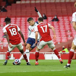PIX: Arsenal beat Spurs despite Lamela 'Rabona'