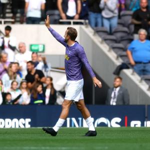 Kane sale leaves Tottenham fans 'angry and hurt'