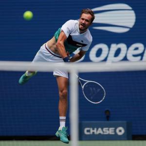Medvedev's crushing win puts US Open favs on high alert