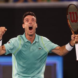 Aus Open PIX: Agut ends Murray's run; Djokovic cruises