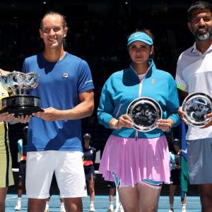 Sania-Bopanna lose in Aus Open mixed doubles final