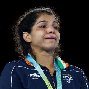 Govt is trying to break unity of the wrestlers: Sakshi
