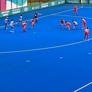 Asian Games Hockey: India women power into semis