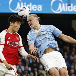 EPL PIX: Arsenal hold City; open up title race for Liverpool