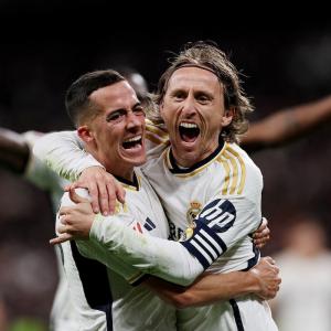 Soccer PIX: Modric stunner helps Real extend lead