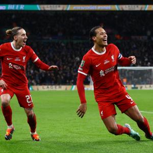 PIX: Liverpool scrape past Chelsea to lift League Cup