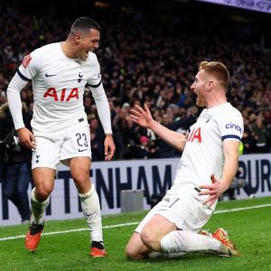FA Cup PIX: Tottenham, Fulham advance to fourth round