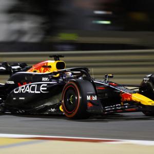 F1: Verstappen on pole for Bahrain season-opener
