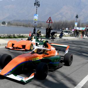 Dal Lake roars! F4 racing debuts in Srinagar