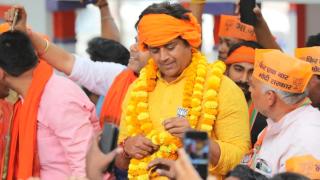 Ravi Kishan Wins An Award Not For Films!