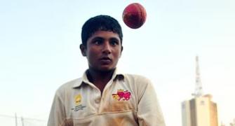 12-year-old Sarfaraz does a Sachin