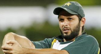 Afridi inspires Pakistan to crushing win over NZ