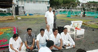 Rajkot Congress mourns 'death' of Scindia ground