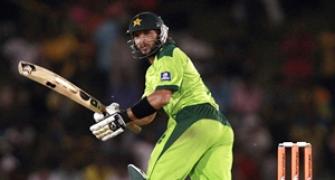 Afridi steers Pakistan to record-breaking win