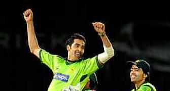 Gul's six gives Pakistan victory