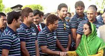 Victorious Indian team felicitated by President