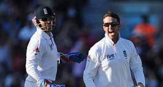 Swann steers England to 4-0 rout of India