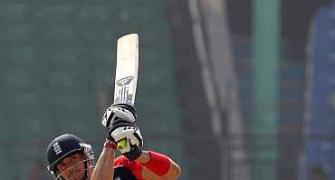 England gamble on Pietersen to make early impact