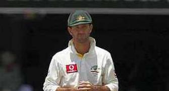 'Ponting shouldn't be in Aus dressing room'