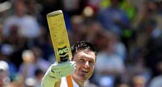 Under-fire Smith lets his bat do the talking