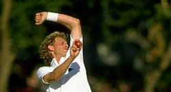 Former England fast bowler Dilley dies at 52