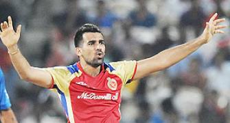 Stats: Zaheer completes 50 wickets in the IPL