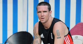 Team backs 'controversial' Pietersen for England comeback