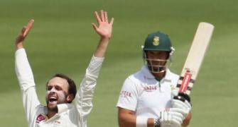 Australia close in on victory in second Test