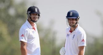 Cook, Pietersen grind Indian bowlers