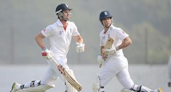 2nd Test: England record comfortable win to level series