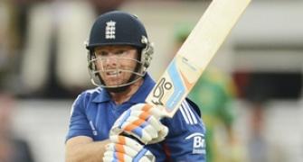 Bell, Trott lead England to easy victory