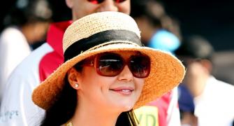 PIX: Sexy Preity, Shilpa, Deepika turn it on at the IPL
