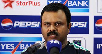 IPL: Amre defends decision to bowl Dinda at death