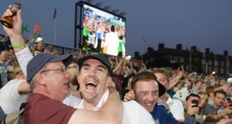 PHOTOS: England's cricketers party with fans after Ashes win