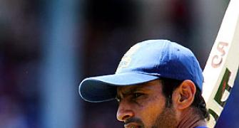 Pakistan axe Malik, Razzaq for Sri Lanka series