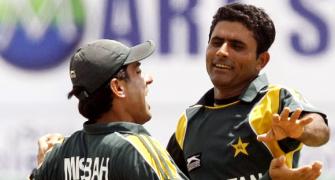 Misbah's slow batting hurting Pakistan, says Razzaq