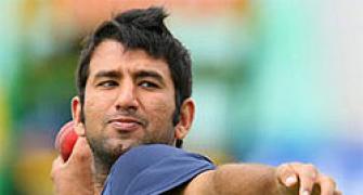 Pujara limps off after injury in nets
