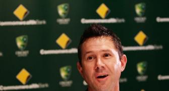 'This baby': Ponting shares pics of favourite bat