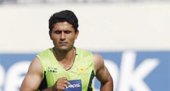 Pakistan recall Razzaq, Malik for Dubai T20s