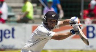Watling and Boult rescue New Zealand