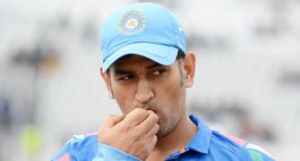 Recuperating Dhoni likely to join team in Adelaide
