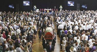 PHOTOS: Australia mourns with family as Phillip Hughes laid to rest