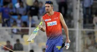 Delhi Daredevils drop Pietersen, Karthik, Vijay